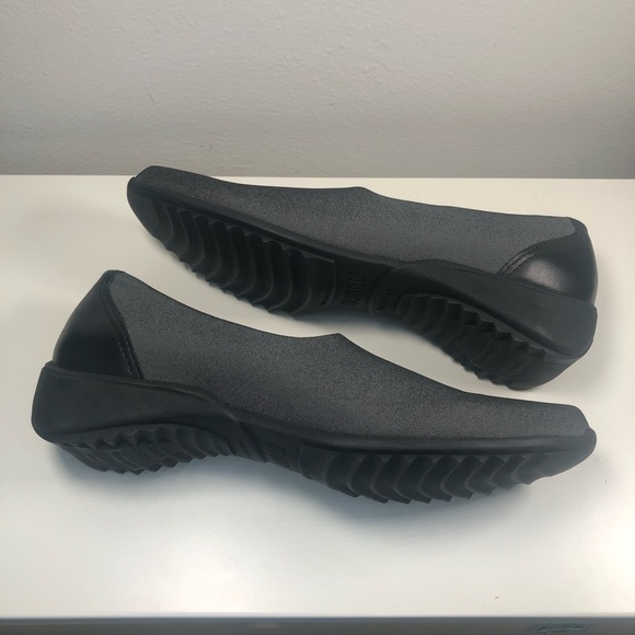 MUNRO Traveler style Slip On - Picture 2 of 9